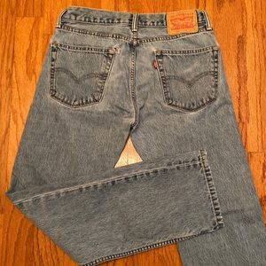 Mens Levi’s 505™ Straight Regular Fit Jeans, size 31/32, stonewash.